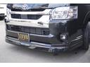 ハイエースワゴン GL 登録済未使用車3列目対面ラウンジベッド家具フローリングテーブルカスタムコンプリートIF-WB8リビングサルーン天井足下間接照明アルパインBIGX11ナビ後席12.8モニターセンターコンソール(7枚目)