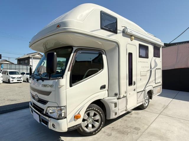 カムロード キャンピング　Ｃｒｅｓｓｏｎ　Ｖｏｙａｇｅ　エボライト　ナッツＲＶ車　ソーラーパネル　ＦＦヒーター　家庭用エアコン　サブバッテリー　リアラダー　冷蔵庫　シンク　内装クリーニング済み　ワンオーナー車　禁煙車　ナビ　ＴＶ　Ｂカメラ　ルーム型ミラー　ＥＴＣ（11枚目）