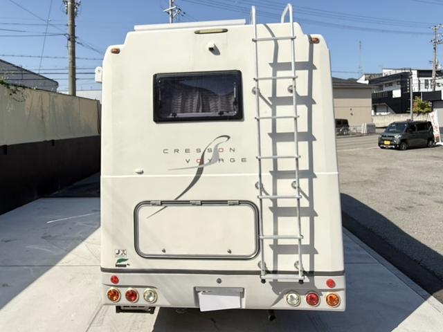 カムロード キャンピング　Ｃｒｅｓｓｏｎ　Ｖｏｙａｇｅ　エボライト　ナッツＲＶ車　ソーラーパネル　ＦＦヒーター　家庭用エアコン　サブバッテリー　リアラダー　冷蔵庫　シンク　内装クリーニング済み　ワンオーナー車　禁煙車　ナビ　ＴＶ　Ｂカメラ　ルーム型ミラー　ＥＴＣ（21枚目）