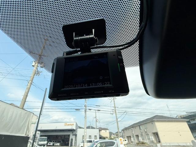 カローラツーリング ハイブリッド　ダブルバイビー　９型ＤＡナビＴＶ　ＢＳＭセット　シートヒーター　ステアヒーター　Ｂカメラ　前後ドラレコ　ＥＴＣ２．０　禁煙車　ナノイー　ハーフレザー　ＬＥＤランプ　デイライト　ソナー　１７ＡＷ　電動パーキングブレーキ（49枚目）