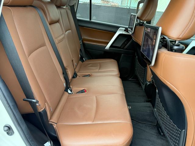 ランドクルーザープラド ＴＸ　Ｌパッケージ　７０ｔｈアニバーサリーリミテッド　ムーンルーフ　アルパイン１１型フローティングナビＴＶ　アルパインプライベートモニター　サドルタン革シート　快適温熱シート　Ｂカメラ　ＥＴＣ　前後ドラレコ　１８ＡＷ　パワーシート　３列目電動格納シート（35枚目）