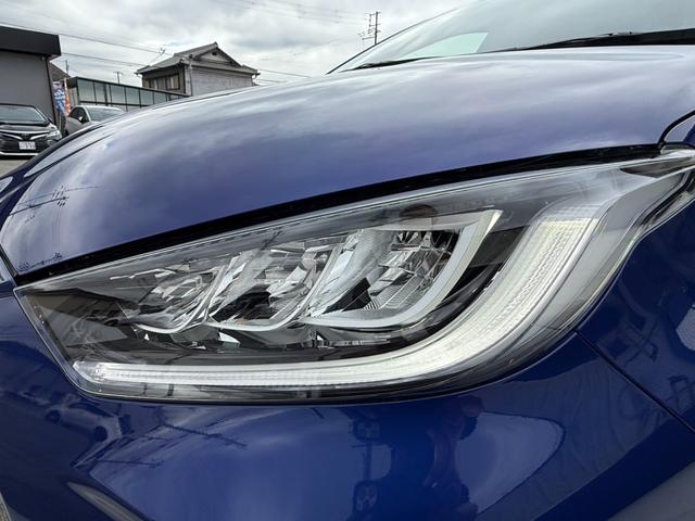 ヤリス Ｇ　ＢＳＭ　３６０ビュー　フルＬＥＤランプ　リアコンビネーションランプ　ドラレコ付き自動防眩ミラー　インテリジェントクリアランスソナー　８型ＤＡナビ　ワンオーナー　禁煙　セーフティセンス　ＥＴＣ（3枚目）