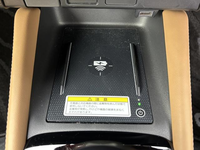 フィット リュクス　純正８型ＤＡ　Ｂカメラ　ＥＴＣ　ドラレコ　プレミアムライトブラウンインテリア　革シート　シートヒーター　ステアヒーター　ワイヤレス充電器　女性ワンオーナー車　禁煙　１６ＡＷ　ＬＥＤランプ　スペアキー有（46枚目）