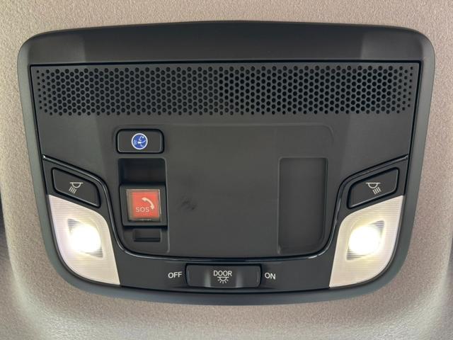 フィット リュクス　純正８型ＤＡ　Ｂカメラ　ＥＴＣ　ドラレコ　プレミアムライトブラウンインテリア　革シート　シートヒーター　ステアヒーター　ワイヤレス充電器　女性ワンオーナー車　禁煙　１６ＡＷ　ＬＥＤランプ　スペアキー有（49枚目）