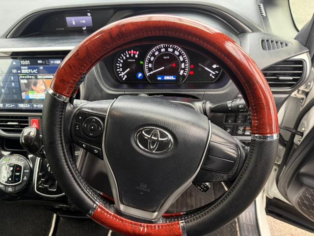 エスクァイア Gi プレミアムパッケージ ブラックテーラード モデリスタエアロFSR モデリスタリアスポイラー 純正10型ナビTV 純正後席モニター ETC Tz前後ドラレコ 快適温熱シート Bカメラ ステアヒーター 左右独立AAC リアAAC 両側パワスラ(42枚目)