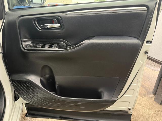 エスクァイア Gi プレミアムパッケージ ブラックテーラード モデリスタエアロFSR モデリスタリアスポイラー 純正10型ナビTV 純正後席モニター ETC Tz前後ドラレコ 快適温熱シート Bカメラ ステアヒーター 左右独立AAC リアAAC 両側パワスラ(49枚目)