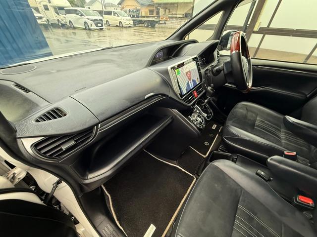 エスクァイア Gi プレミアムパッケージ ブラックテーラード モデリスタエアロFSR モデリスタリアスポイラー 純正10型ナビTV 純正後席モニター ETC Tz前後ドラレコ 快適温熱シート Bカメラ ステアヒーター 左右独立AAC リアAAC 両側パワスラ(50枚目)