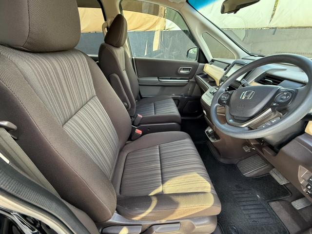 フリード G・ホンダセンシング ナビTV 後席モニター Bカメラ ETC Cパッケージ ホンダセンシング ワンオーナー禁煙 両側パワスラ ドラレコ クロスター用15AW ステアスイッチ ロールサンシェード プラズマクラスター付AAC(28枚目)