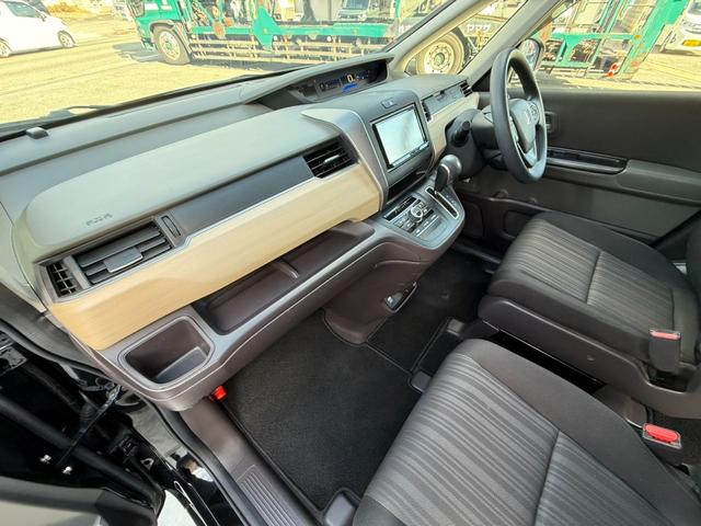 フリード G・ホンダセンシング ナビTV 後席モニター Bカメラ ETC Cパッケージ ホンダセンシング ワンオーナー禁煙 両側パワスラ ドラレコ クロスター用15AW ステアスイッチ ロールサンシェード プラズマクラスター付AAC(30枚目)