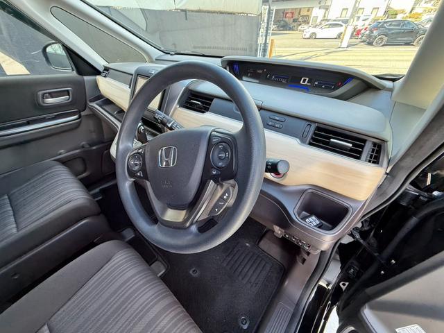 フリード G・ホンダセンシング ナビTV 後席モニター Bカメラ ETC Cパッケージ ホンダセンシング ワンオーナー禁煙 両側パワスラ ドラレコ クロスター用15AW ステアスイッチ ロールサンシェード プラズマクラスター付AAC(48枚目)