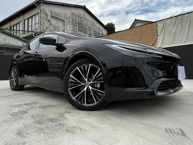 プリウス Ｚ　パノラマルーフ　デジタルインナーミラー／ドラレコ　１２．３インチＤＡ　地デジＴＶ　ＢＳＭ　パノラミックビューモニター　パワーバックドア　ＥＴＣ２．０　禁煙車　合皮シート　シートベンチレーション（3枚目）