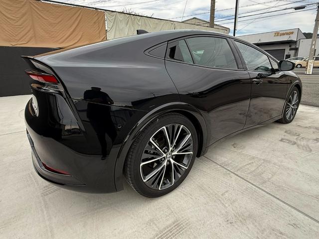 プリウス Ｚ　パノラマルーフ　デジタルインナーミラー／ドラレコ　１２．３インチＤＡ　地デジＴＶ　ＢＳＭ　パノラミックビューモニター　パワーバックドア　ＥＴＣ２．０　禁煙車　合皮シート　シートベンチレーション（17枚目）