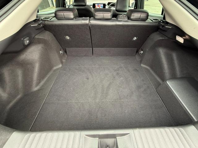 プリウス Ｚ　パノラマルーフ　デジタルインナーミラー／ドラレコ　１２．３インチＤＡ　地デジＴＶ　ＢＳＭ　パノラミックビューモニター　パワーバックドア　ＥＴＣ２．０　禁煙車　合皮シート　シートベンチレーション（25枚目）