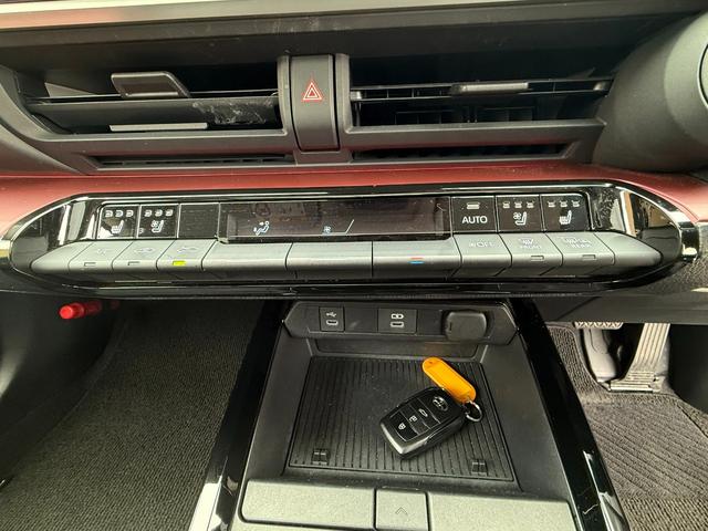 プリウス Ｚ　パノラマルーフ　デジタルインナーミラー／ドラレコ　１２．３インチＤＡ　地デジＴＶ　ＢＳＭ　パノラミックビューモニター　パワーバックドア　ＥＴＣ２．０　禁煙車　合皮シート　シートベンチレーション（34枚目）