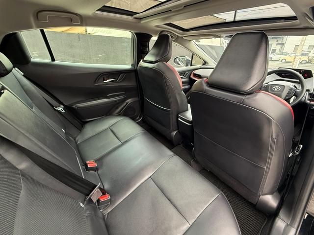 プリウス Ｚ　パノラマルーフ　デジタルインナーミラー／ドラレコ　１２．３インチＤＡ　地デジＴＶ　ＢＳＭ　パノラミックビューモニター　パワーバックドア　ＥＴＣ２．０　禁煙車　合皮シート　シートベンチレーション（42枚目）