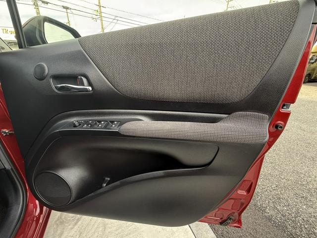 シエンタ ファンベースG 純正9インチSDナビフルセグTV パノラマビューモニター LEDランプパッケージ シートヒーター ハンドルヒーター ETC ソナーFR セーフティーセンス 禁煙車 両側パワスラLED(31枚目)