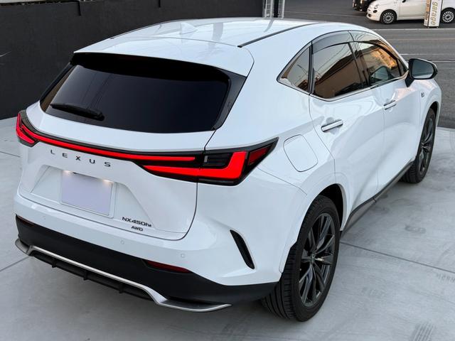 NX NX450h+ Fスポーツ サンルーフ 360ビュー デジタルミラー オレンジブレーキキャリパー 置くだけ充電 純正ドラレコ 禁煙 赤レザー シートヒーター前後 ベンチレーション 14型DA ステアヒーター 3眼フルLED(23枚目)