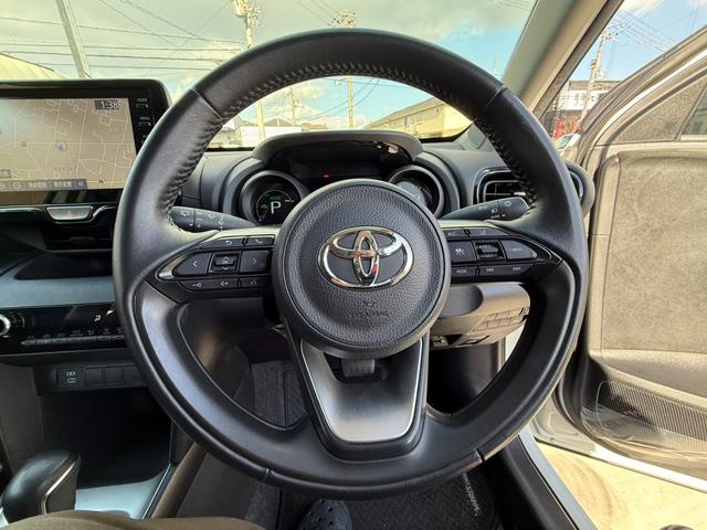 ヤリスクロス ハイブリッドG 8型DA ETC 前後ドラレコ 360ビュー 2トーンカラー フルLEDランプ パーキングサポートブレーキ 革巻きハンドル ステアスイッチ 禁煙 16AW セーフティセンス 充電用USBタイプC端子(42枚目)