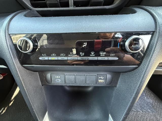 ヤリスクロス ハイブリッドG 8型DA ETC 前後ドラレコ 360ビュー 2トーンカラー フルLEDランプ パーキングサポートブレーキ 革巻きハンドル ステアスイッチ 禁煙 16AW セーフティセンス 充電用USBタイプC端子(45枚目)