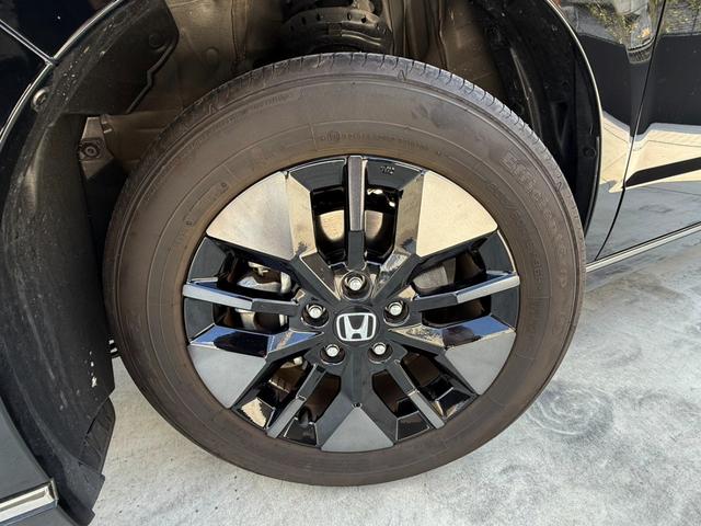 ステップワゴン スパーダ　１１．４型ナビＴＶ　Ｂカメラ　ミラー型ドラレコ　ＥＴＣ　パワートランク　両側パワスラ　ホンダセンシング　シートヒーター　１０．２型デジタルグラフィックメーター　トリプルゾーンコントロールフルＡＡＣ（7枚目）