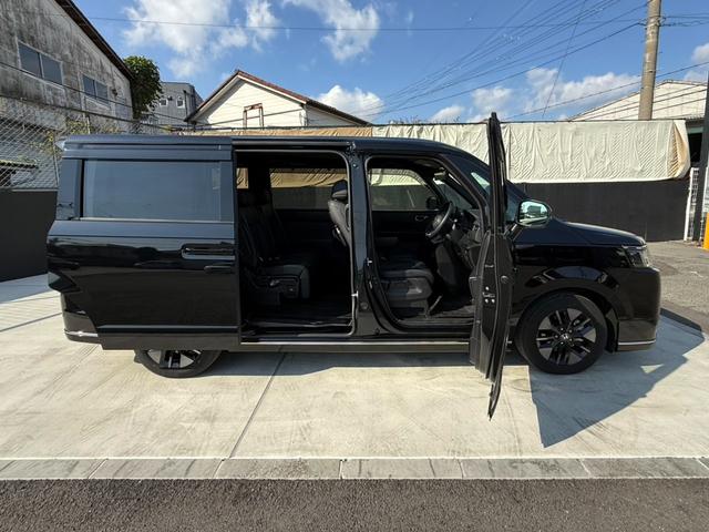 ステップワゴン スパーダ　１１．４型ナビＴＶ　Ｂカメラ　ミラー型ドラレコ　ＥＴＣ　パワートランク　両側パワスラ　ホンダセンシング　シートヒーター　１０．２型デジタルグラフィックメーター　トリプルゾーンコントロールフルＡＡＣ（11枚目）