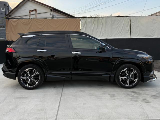 カローラクロス ハイブリッド Z モデリスタエアロFSRモデリスタ18AW モデリスタカラードフェンダー モデリスタパーツ 10.5ディスプレイナビTV360度ビュー BSM パノラマルーフ チームメイト 寒冷地 ワンオーナー 禁煙車(12枚目)