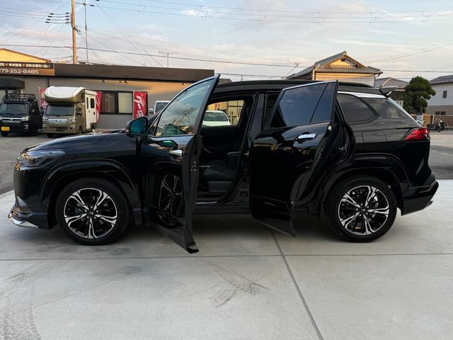 カローラクロス ハイブリッド Z モデリスタエアロFSRモデリスタ18AW モデリスタカラードフェンダー モデリスタパーツ 10.5ディスプレイナビTV360度ビュー BSM パノラマルーフ チームメイト 寒冷地 ワンオーナー 禁煙車(15枚目)