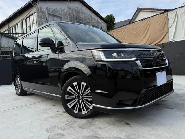 こちらのお車にはマルチビューモニターが搭載しております☆車の真上から見ているようにモニター画面に映し出されるため、周囲の状況が一目でわかり、駐車が苦手な方でも安心して駐車することが出来ますね♪