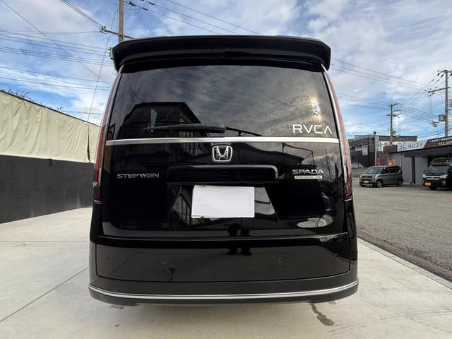 こちらのお車には障害物に近づくと物体に感知して自動で警告してくれる障害物センサーシステムが装着されております★これが付いていれば、駐車の苦手な方でもぶつける心配がなく、安心して運転していただけます！