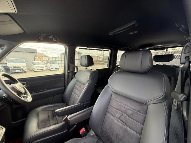 スマートキー　携帯するだけでドア等の施錠・開錠・エンジン始動が可能なスマートキーシステムを装備しております。便利なこのシステムは一度使うと手放せません。セキュリティ面も安心です