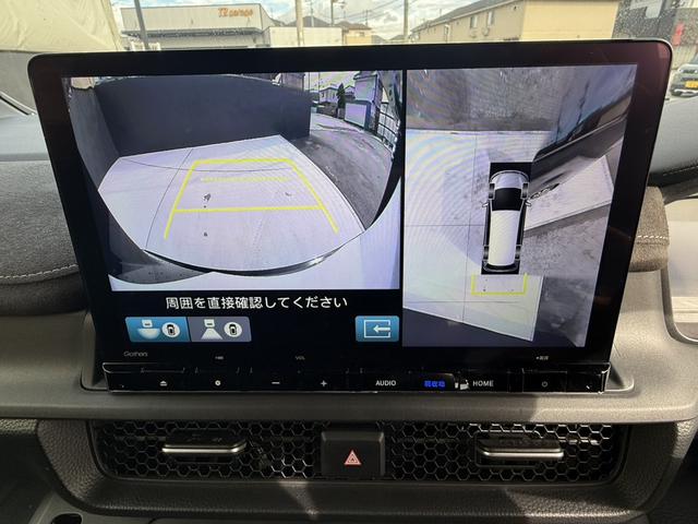 こちらのお車にはマルチビューモニターが搭載しております☆車の真上から見ているようにモニター画面に映し出されるため、周囲の状況が一目でわかり、駐車が苦手な方でも安心して駐車することが出来ますね♪
