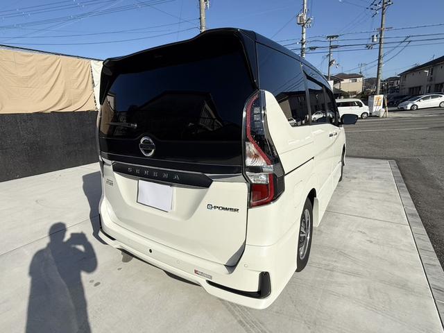 セレナ ｅ－パワー　ハイウェイスターＶ　純正１０型ナビＴＶ　純正後席モニター　セーフティパックＡ　３６０ビュー　デジタルミラー　リアＡＡＣ　ＥＴＣ　ドラレコ　プロパイロット　両側パワスラ　アダプティブＬＥＤ　電動パーキングブレーキ　１５ＡＷ（17枚目）