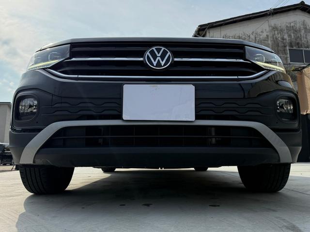 Ｔ－クロス ＴＳＩ　アクティブ　Ｄｉｓｃｏｖｅｒ　Ｐｒｏパッケージ　Ｂカメラ　ＥＴＣ２．０　ドラレコ　オールインセーフティ　１６ＡＷ　ルーフレール　ＬＥＤランプオートライト　革巻きハンドル　パドルシフト　左右独立ＡＡＣ　スマートキー（8枚目）