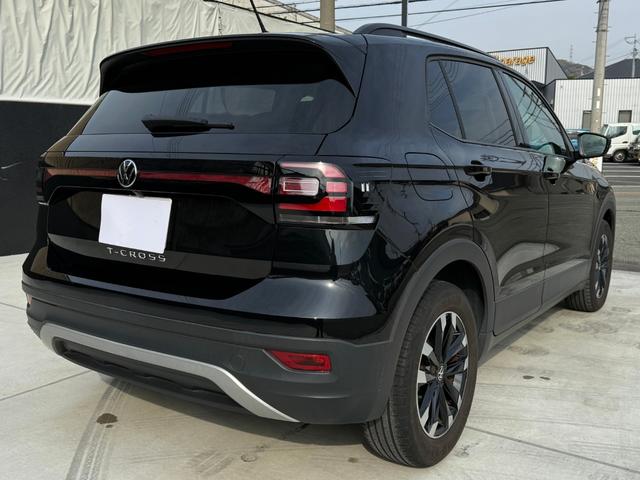 Ｔ－クロス ＴＳＩ　アクティブ　Ｄｉｓｃｏｖｅｒ　Ｐｒｏパッケージ　Ｂカメラ　ＥＴＣ２．０　ドラレコ　オールインセーフティ　１６ＡＷ　ルーフレール　ＬＥＤランプオートライト　革巻きハンドル　パドルシフト　左右独立ＡＡＣ　スマートキー（21枚目）