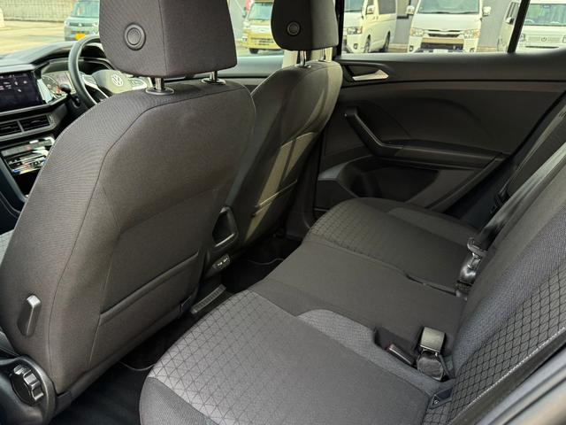 Ｔ－クロス ＴＳＩ　アクティブ　Ｄｉｓｃｏｖｅｒ　Ｐｒｏパッケージ　Ｂカメラ　ＥＴＣ２．０　ドラレコ　オールインセーフティ　１６ＡＷ　ルーフレール　ＬＥＤランプオートライト　革巻きハンドル　パドルシフト　左右独立ＡＡＣ　スマートキー（31枚目）