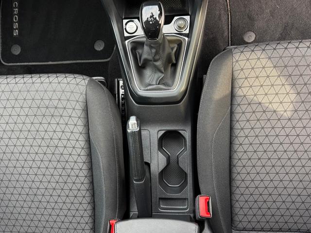 Ｔ－クロス ＴＳＩ　アクティブ　Ｄｉｓｃｏｖｅｒ　Ｐｒｏパッケージ　Ｂカメラ　ＥＴＣ２．０　ドラレコ　オールインセーフティ　１６ＡＷ　ルーフレール　ＬＥＤランプオートライト　革巻きハンドル　パドルシフト　左右独立ＡＡＣ　スマートキー（42枚目）