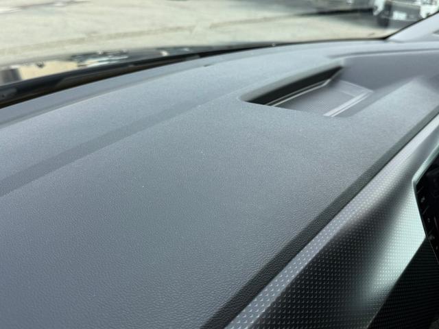 Ｔ－クロス ＴＳＩ　アクティブ　Ｄｉｓｃｏｖｅｒ　Ｐｒｏパッケージ　Ｂカメラ　ＥＴＣ２．０　ドラレコ　オールインセーフティ　１６ＡＷ　ルーフレール　ＬＥＤランプオートライト　革巻きハンドル　パドルシフト　左右独立ＡＡＣ　スマートキー（45枚目）