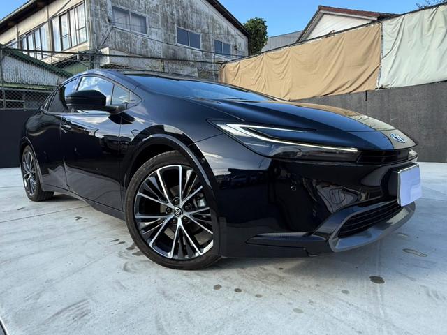 プリウス Ｚ　１２．３型ＤＡナビＴＶ　３６０ビュー　パワートランク　ＢＳＭ　ＥＴＣ２．０　合皮シート　ベンチレーション　ステアヒーター　ワイヤレス充電器　ミラー型ドラレコ　トヨタチームメイト　１９ＡＷ　パワーシート（4枚目）