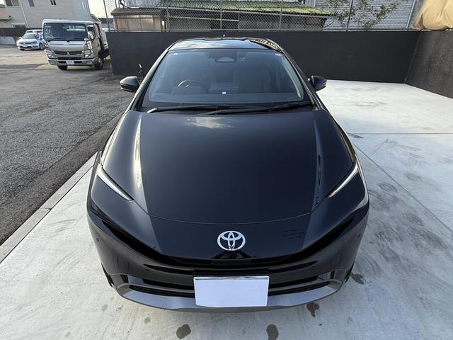 プリウス Ｚ　１２．３型ＤＡナビＴＶ　３６０ビュー　パワートランク　ＢＳＭ　ＥＴＣ２．０　合皮シート　ベンチレーション　ステアヒーター　ワイヤレス充電器　ミラー型ドラレコ　トヨタチームメイト　１９ＡＷ　パワーシート（6枚目）