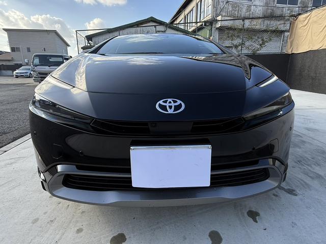 プリウス Ｚ　１２．３型ＤＡナビＴＶ　３６０ビュー　パワートランク　ＢＳＭ　ＥＴＣ２．０　合皮シート　ベンチレーション　ステアヒーター　ワイヤレス充電器　ミラー型ドラレコ　トヨタチームメイト　１９ＡＷ　パワーシート（7枚目）