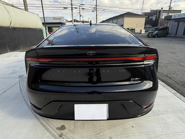 プリウス Ｚ　１２．３型ＤＡナビＴＶ　３６０ビュー　パワートランク　ＢＳＭ　ＥＴＣ２．０　合皮シート　ベンチレーション　ステアヒーター　ワイヤレス充電器　ミラー型ドラレコ　トヨタチームメイト　１９ＡＷ　パワーシート（16枚目）