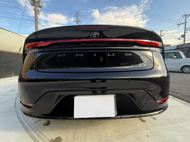 プリウス Ｚ　１２．３型ＤＡナビＴＶ　３６０ビュー　パワートランク　ＢＳＭ　ＥＴＣ２．０　合皮シート　ベンチレーション　ステアヒーター　ワイヤレス充電器　ミラー型ドラレコ　トヨタチームメイト　１９ＡＷ　パワーシート（18枚目）