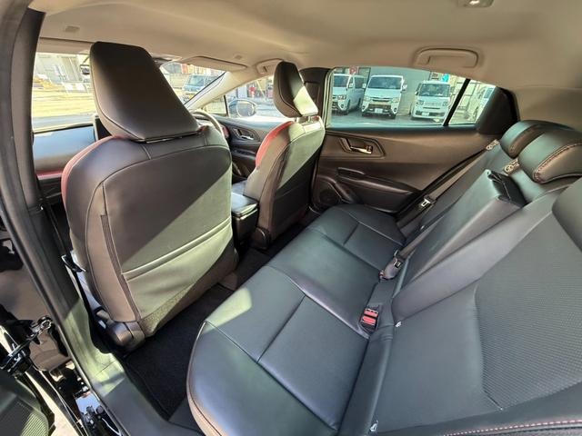 プリウス Ｚ　１２．３型ＤＡナビＴＶ　３６０ビュー　パワートランク　ＢＳＭ　ＥＴＣ２．０　合皮シート　ベンチレーション　ステアヒーター　ワイヤレス充電器　ミラー型ドラレコ　トヨタチームメイト　１９ＡＷ　パワーシート（35枚目）