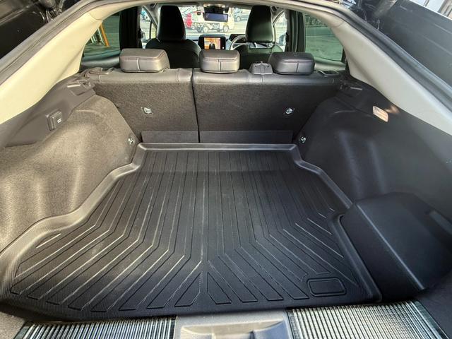 プリウス Ｚ　１２．３型ＤＡナビＴＶ　３６０ビュー　パワートランク　ＢＳＭ　ＥＴＣ２．０　合皮シート　ベンチレーション　ステアヒーター　ワイヤレス充電器　ミラー型ドラレコ　トヨタチームメイト　１９ＡＷ　パワーシート（40枚目）