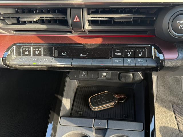 プリウス Ｚ　１２．３型ＤＡナビＴＶ　３６０ビュー　パワートランク　ＢＳＭ　ＥＴＣ２．０　合皮シート　ベンチレーション　ステアヒーター　ワイヤレス充電器　ミラー型ドラレコ　トヨタチームメイト　１９ＡＷ　パワーシート（47枚目）