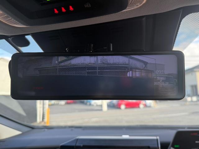 プリウス Ｚ　１２．３型ＤＡナビＴＶ　３６０ビュー　パワートランク　ＢＳＭ　ＥＴＣ２．０　合皮シート　ベンチレーション　ステアヒーター　ワイヤレス充電器　ミラー型ドラレコ　トヨタチームメイト　１９ＡＷ　パワーシート（50枚目）