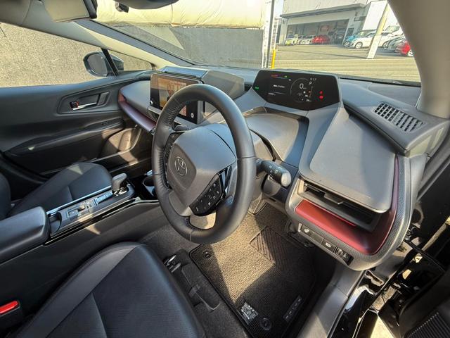 プリウス Ｚ　１２．３型ＤＡナビＴＶ　３６０ビュー　パワートランク　ＢＳＭ　ＥＴＣ２．０　合皮シート　ベンチレーション　ステアヒーター　ワイヤレス充電器　ミラー型ドラレコ　トヨタチームメイト　１９ＡＷ　パワーシート（55枚目）