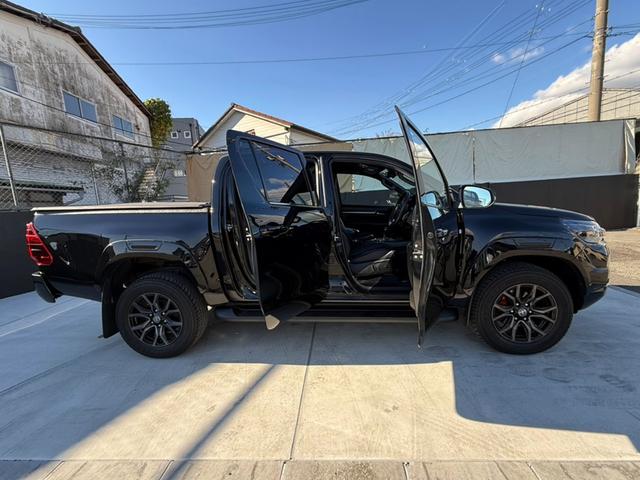 ハイラックス Ｚ　ＧＲスポーツ　９型ＤＡナビ　３６０ビュー　ユーティリティパッケージＡ　Ｔｚ前後ドラレコ　ＥＴＣ　トノカバー　ハーフレザースポーツシート　パワーシート　ＡＣＣ　アルミペダル　１８ＡＷ　ブレーキキャリパー　ソナー　禁煙（13枚目）