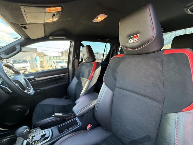 ハイラックス Ｚ　ＧＲスポーツ　９型ＤＡナビ　３６０ビュー　ユーティリティパッケージＡ　Ｔｚ前後ドラレコ　ＥＴＣ　トノカバー　ハーフレザースポーツシート　パワーシート　ＡＣＣ　アルミペダル　１８ＡＷ　ブレーキキャリパー　ソナー　禁煙（37枚目）