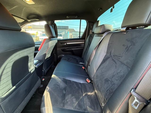 ハイラックス Ｚ　ＧＲスポーツ　９型ＤＡナビ　３６０ビュー　ユーティリティパッケージＡ　Ｔｚ前後ドラレコ　ＥＴＣ　トノカバー　ハーフレザースポーツシート　パワーシート　ＡＣＣ　アルミペダル　１８ＡＷ　ブレーキキャリパー　ソナー　禁煙（38枚目）